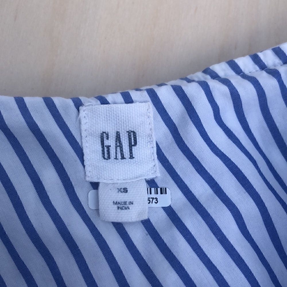 Gap One-Shoulder Ruffle Top   - Picture 7 of 8